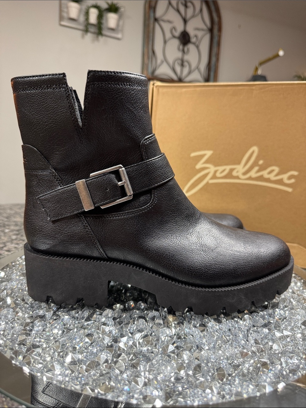Zodiac Miller Black moto Lug Sole Buckle Ankle combat Boots NEW 9.5